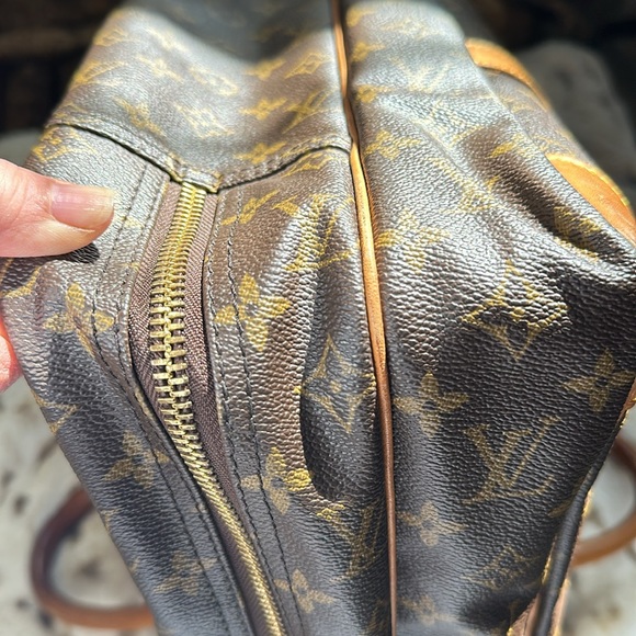 PrelovedLouis Vuitton Sac 24 Heures - Picture 11 of 13